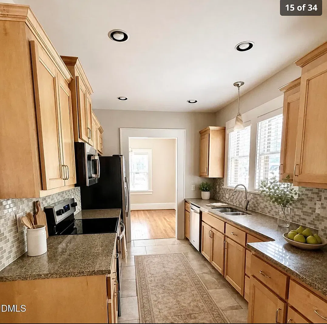 4 bed, 2.5 bath, 2118 sqft, $6,100 — Photo 4