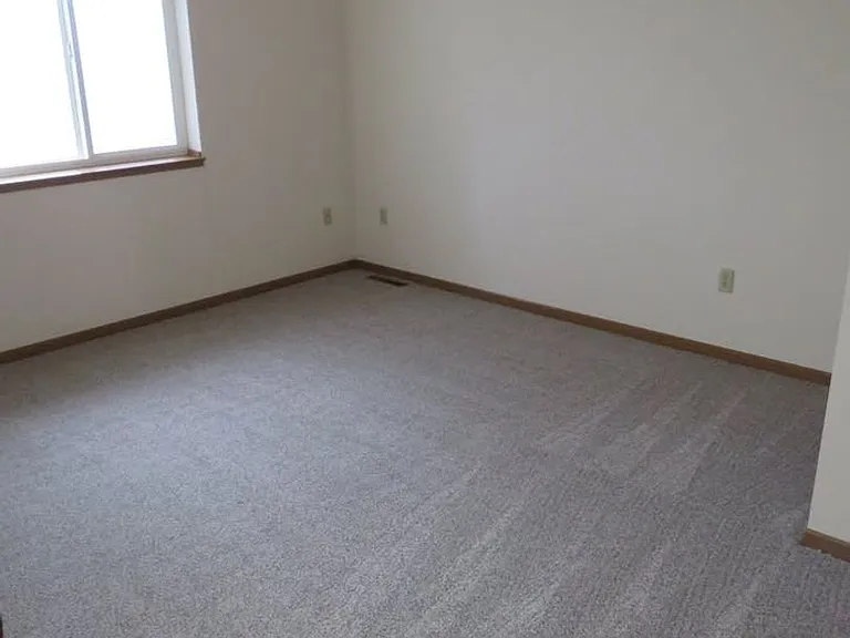 5671 Gables Dr — Photo 7