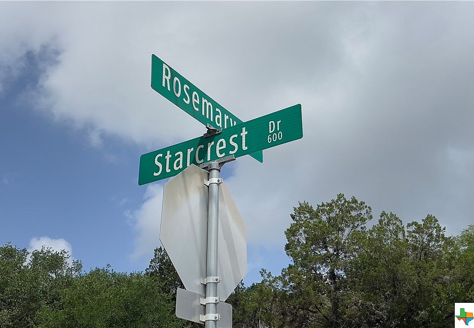 2nd image of 815 Rosemary Dr