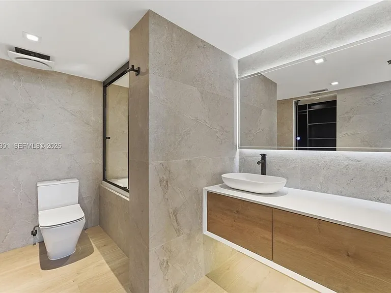 801 N Venetian Dr #308 — Photo 16