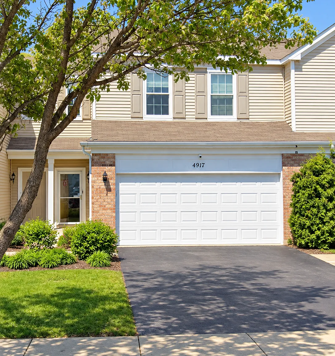 3 bed, 1.5 bath, 1484 sqft, $2,500 — Photo 1