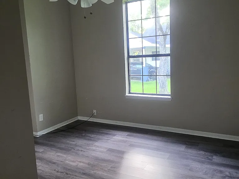 940 Roosevelt Dr — Photo 11