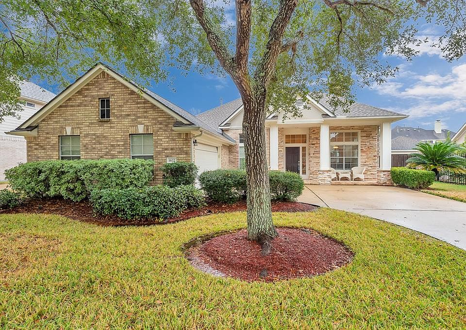 1st image of 1622 Crescent Oak Dr