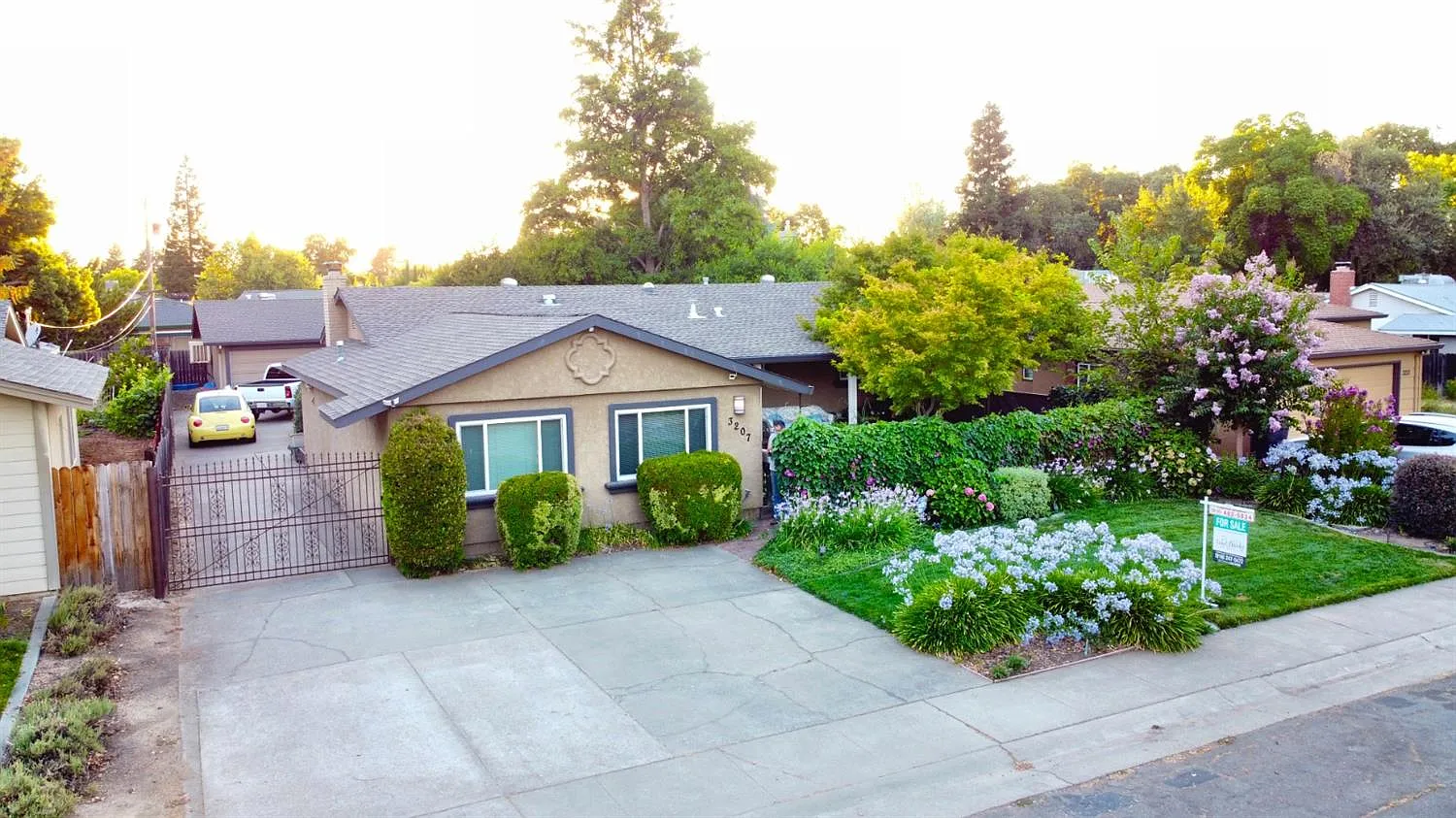 3207 Smathers Way photo 1
