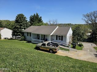 1027 Penny Ln, Morristown, TN 37814