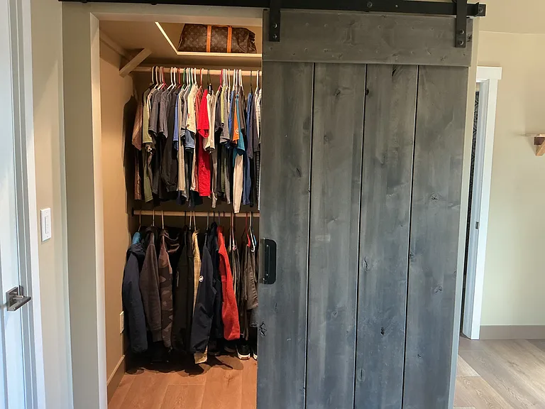 1199 Arden Dr — Photo 3