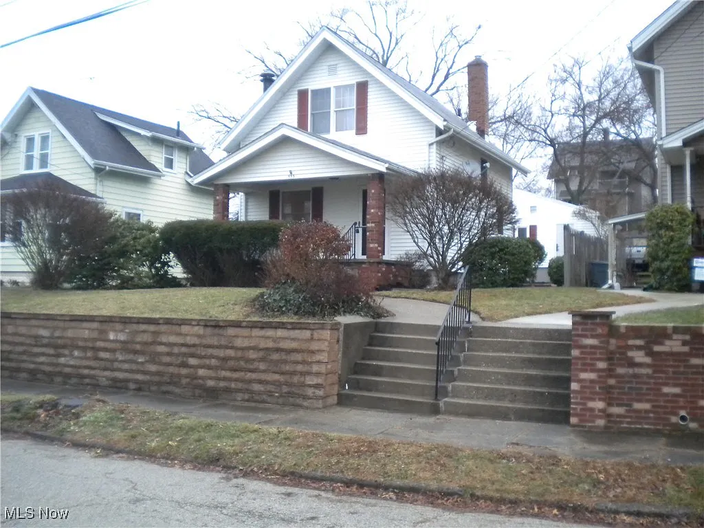 553 Princeton Ave photo 1