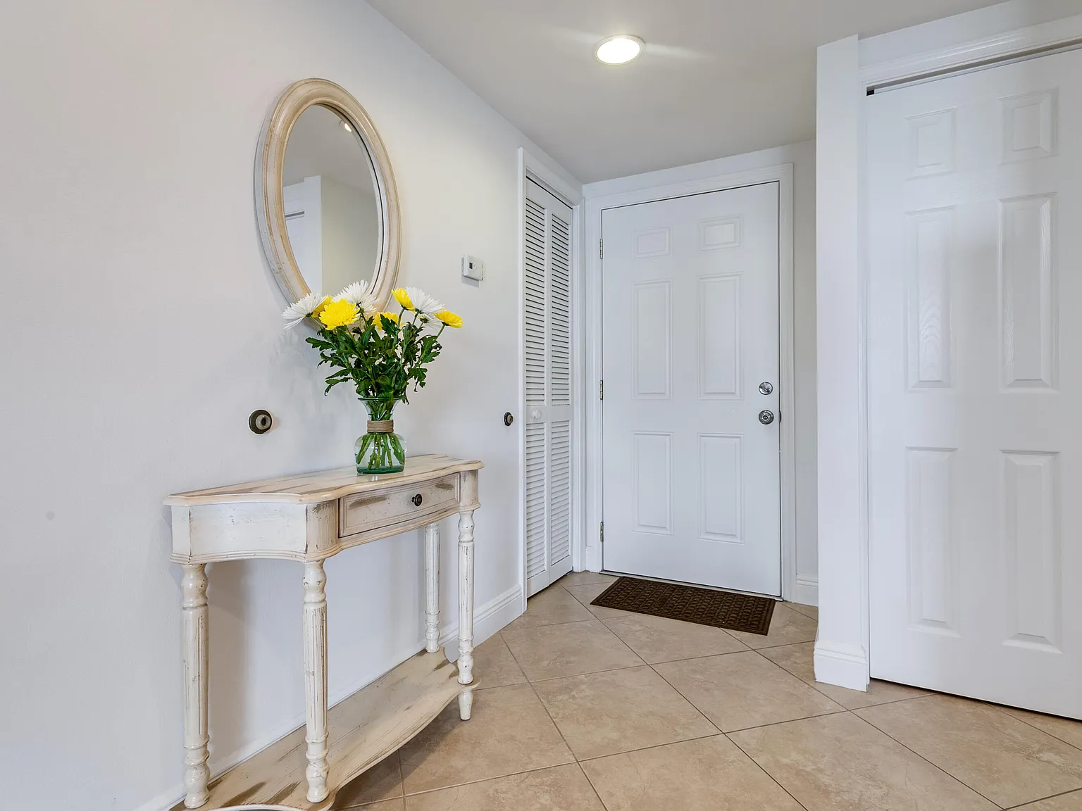 1 bed, 1.0 bath, 500 sqft, $3,000 — Photo 2