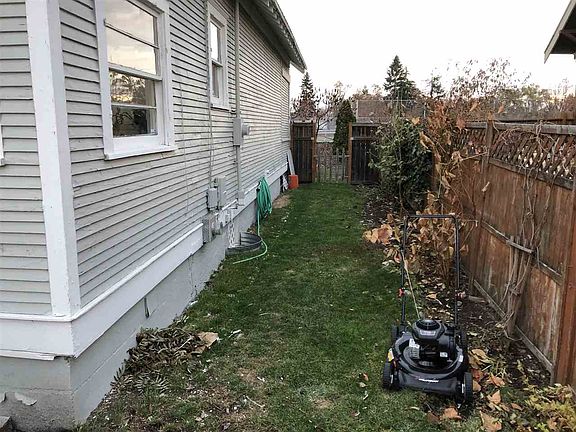 3rd image of 1717 E Wellesley Ave