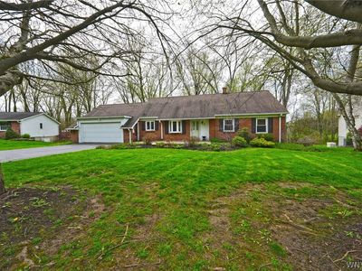 111 Maple Dr, Orchard Park, NY, 14127