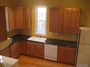 50 Oakdale Rd, Centerport, NY 11721