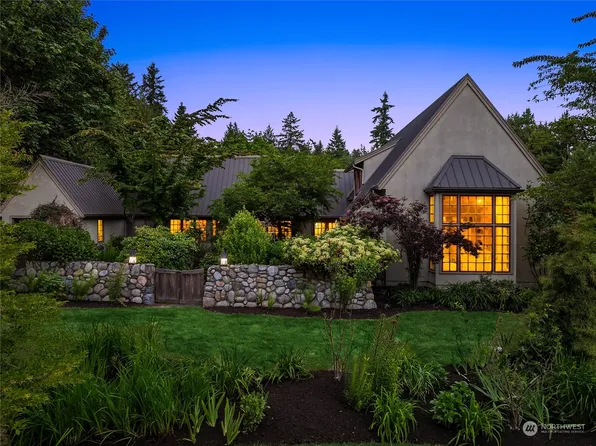 7500 NE Dolphin Drive, Bainbridge Island, WA 98110