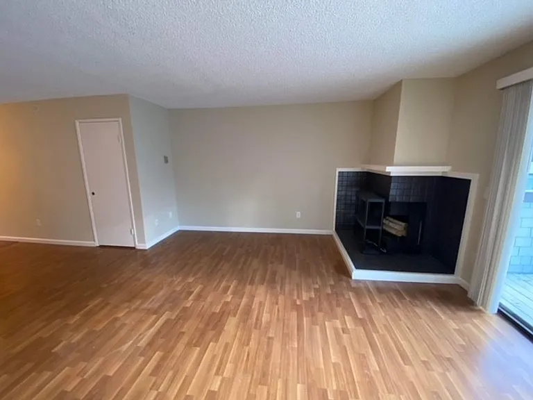 412 Barnegat Ln — Photo 4