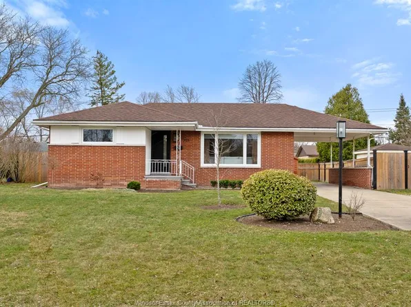 735 Lounsborough St, Windsor, ON N9G 1G1