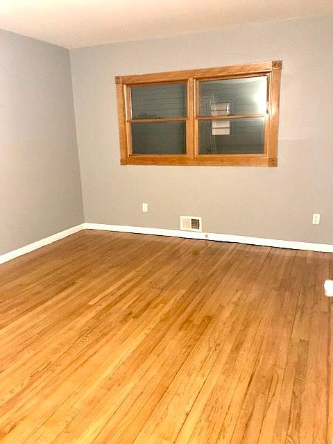 1st image of 629 Ionia Ave #1