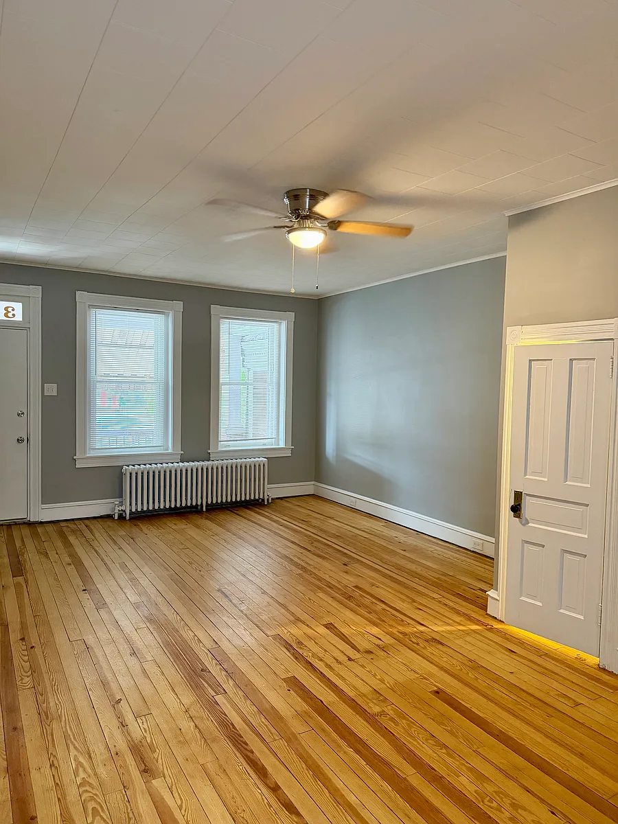 Building Photo - 349 E New St #1
