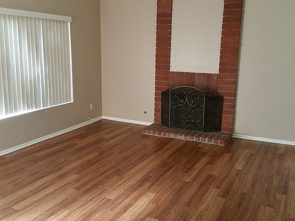 3rd image of 1754 E Avenida De Las Flores