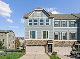 1916 Catkin Ln, Charlotte, NC 28205