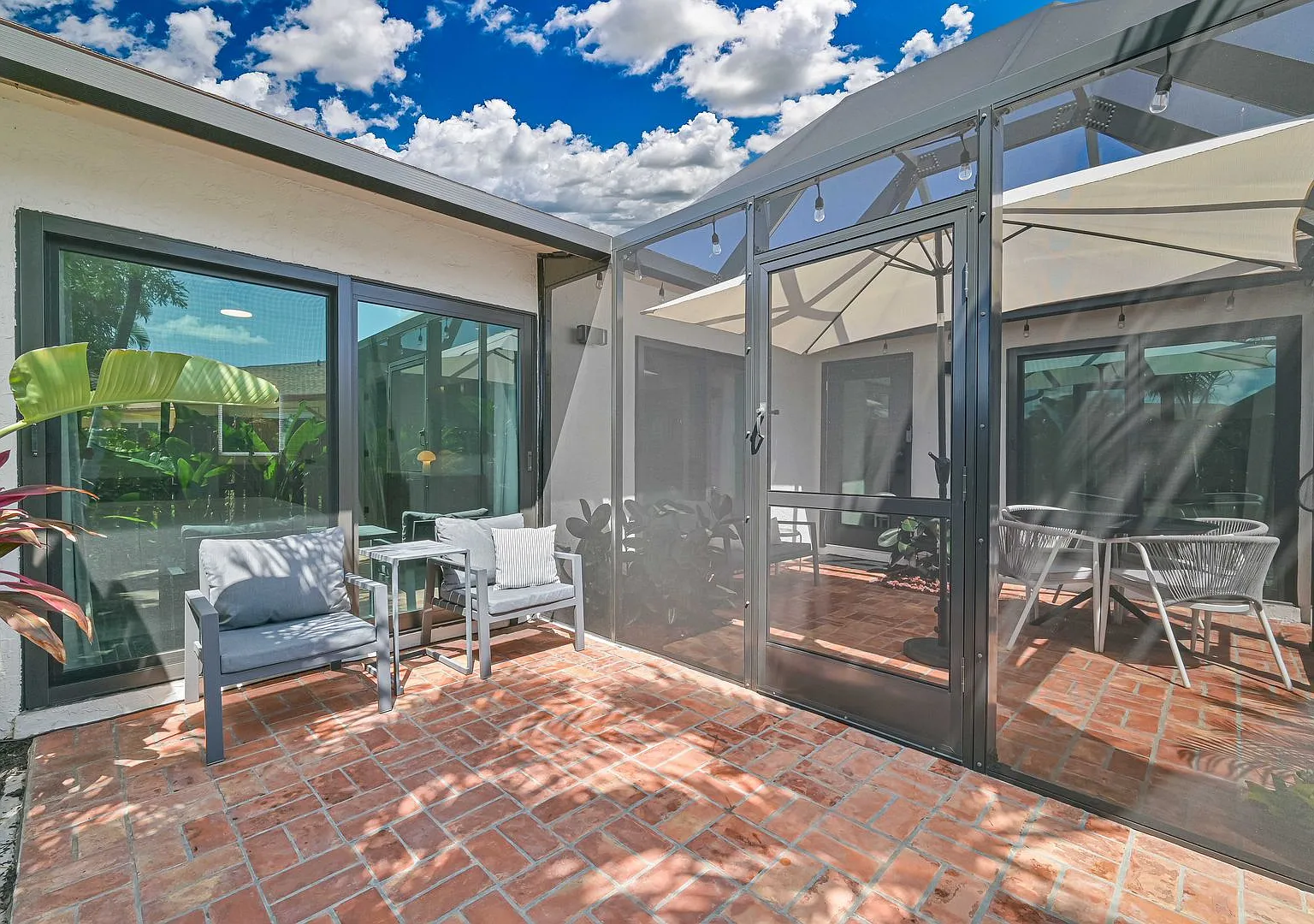 Now Available - Cozy Furnished Villa In Royal Woods! — Photo 3