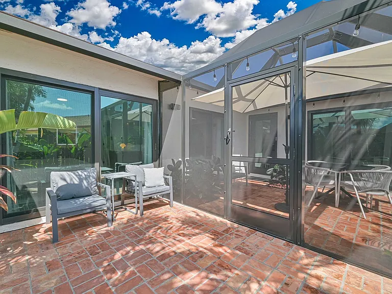 6386 Royal Woods Dr — Photo 3