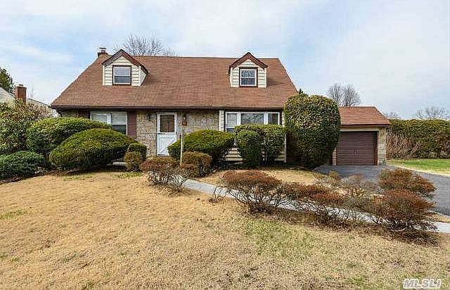 1st image of 55 Woodoak Dr