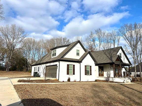 2nd image of 106 Ridge Oak Ln