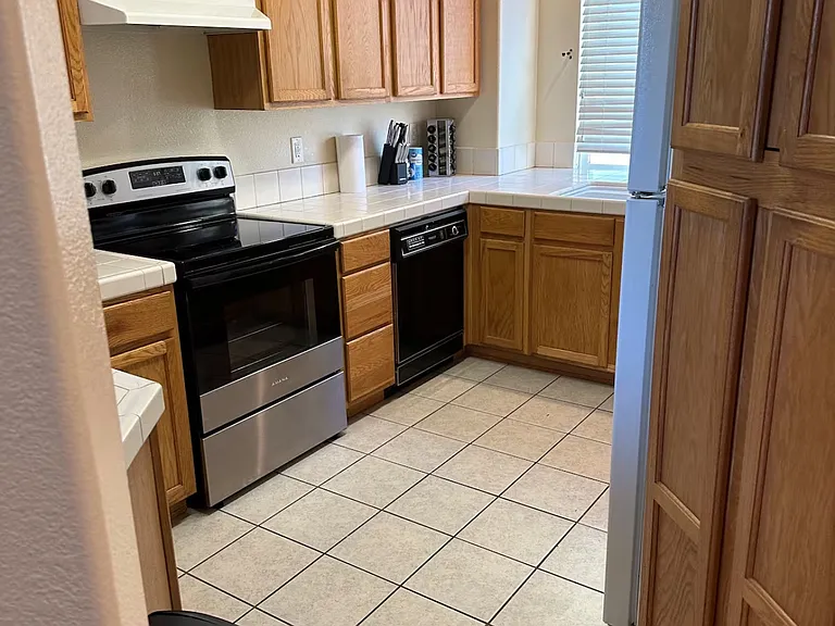 1942 Winter Haven Dr — Photo 5