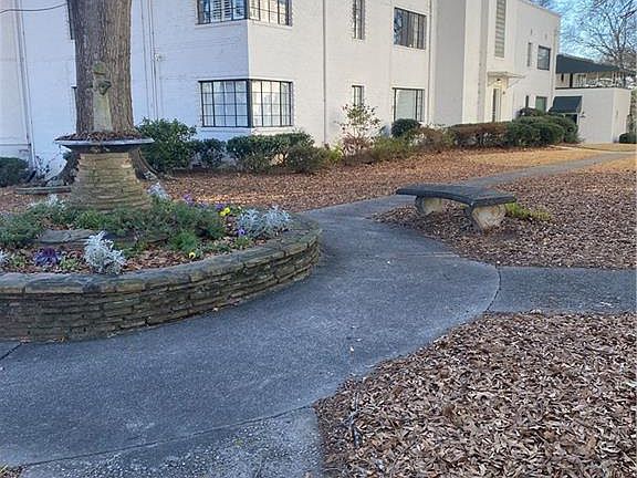 4th image of 1120 Briarcliff Rd NE