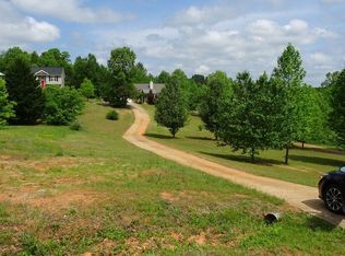 145 Hawthorne Dr, Cleveland, GA 30528