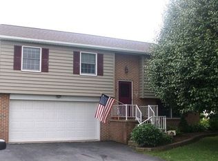 83 N Line Rd, Stevens, PA 17578