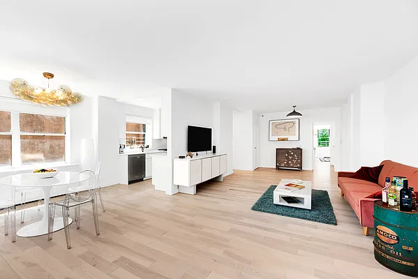 Sold by Bond New York | media 22