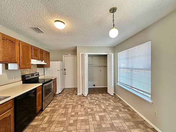 5th image of 3708 Trotwood Trl