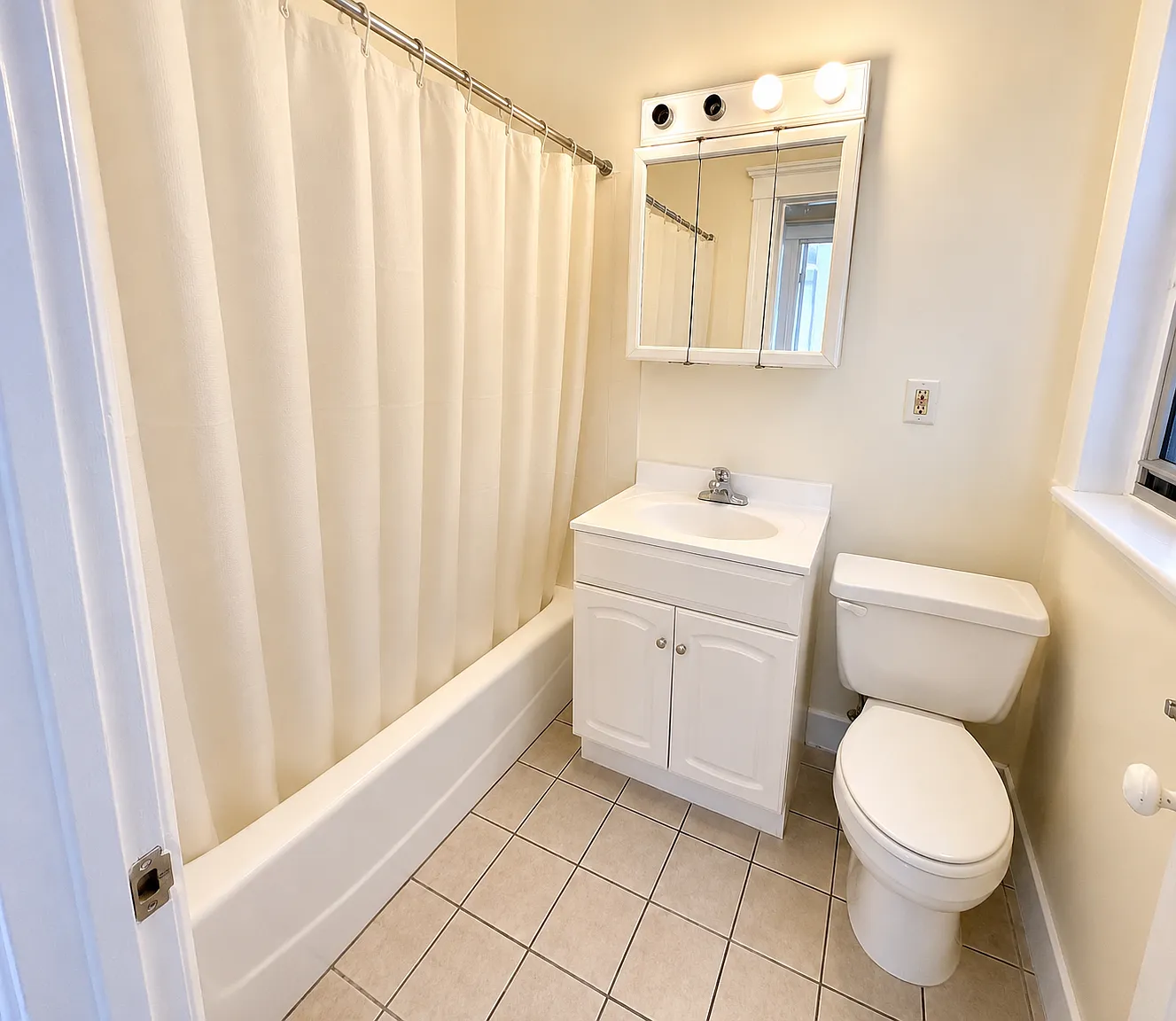 1 bed, 550 sqft, $2,595 — Photo 2