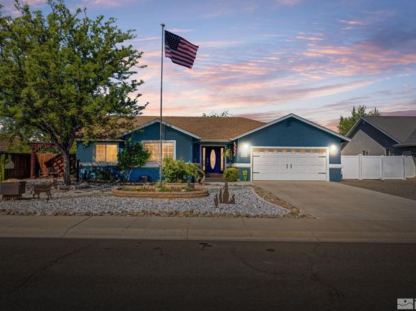 3215 Spring Cir, Silver Springs, NV 89429