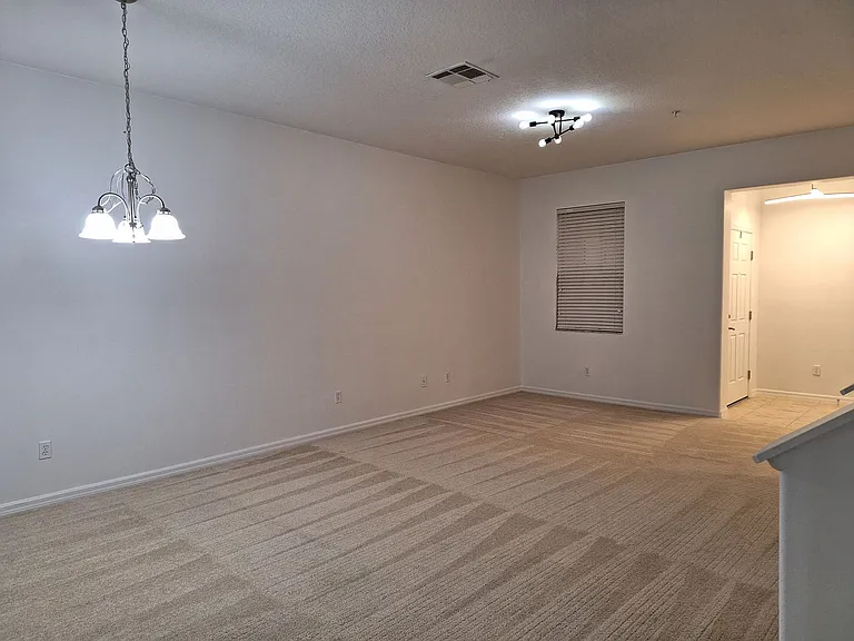 1017 Priory Cir — Photo 38