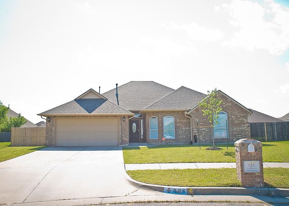 1st image of 826 Rickwood Cir
