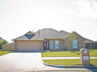 826 Rickwood Cir, Moore, OK 73160