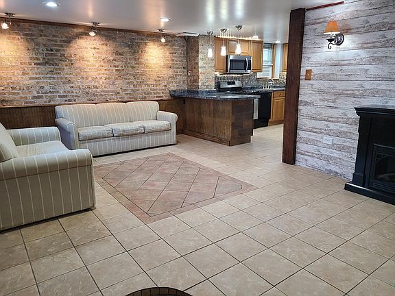 5th image of 2476 N Clybourn Ave #G