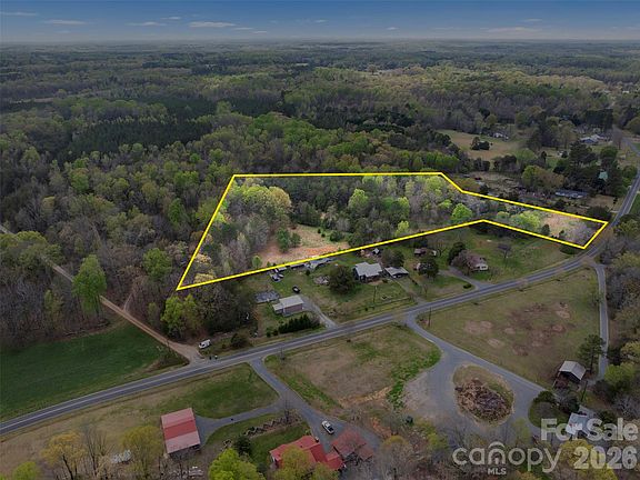 3rd image of 6600 Sisk Carter Rd