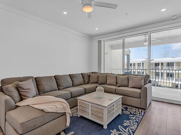 4th image of 501 E Ocean Dr #28