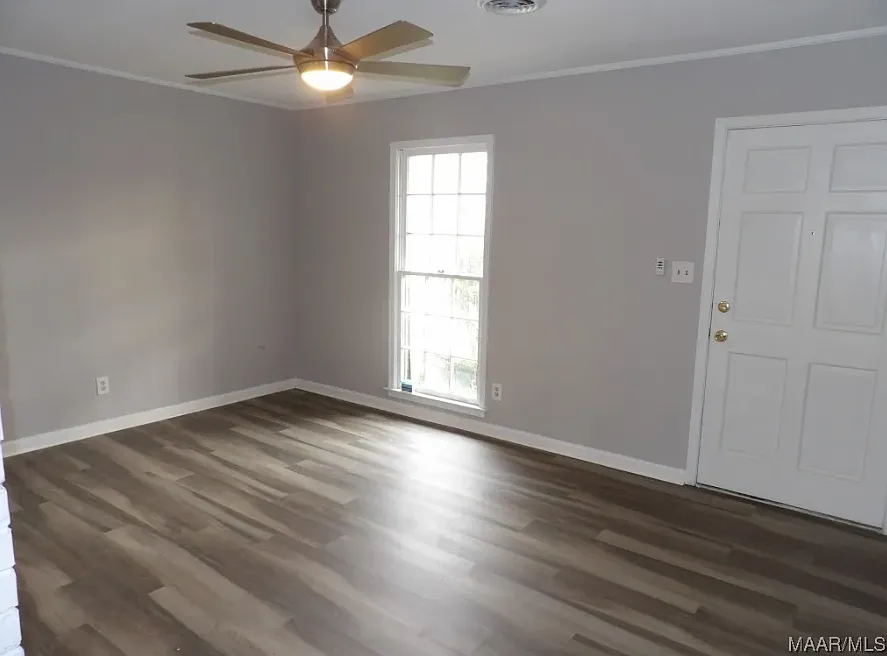 4 bed, 2.0 bath, 1296 sqft, $1,800 — Photo 3