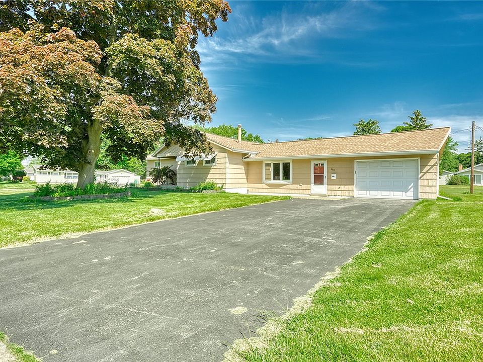 1st image of 200 Rosecroft Dr