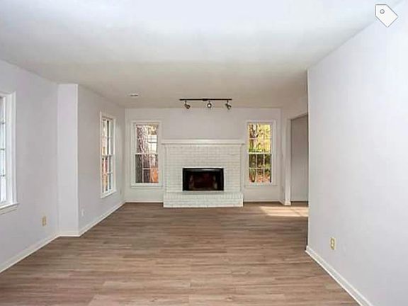 4th image of 303 Avery Place Dr