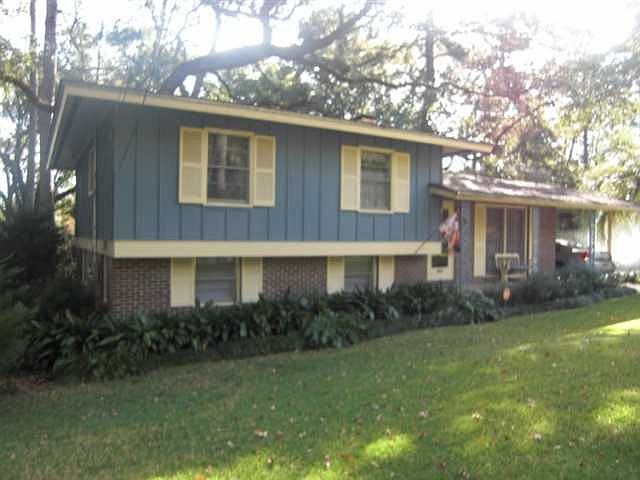 1st image of 905 Maplewood Dr