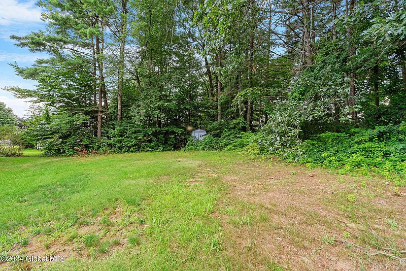 4th image of 16 Sweetbriar Lane