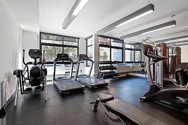 Rented by EASYRENT REALTY LLC | media 27