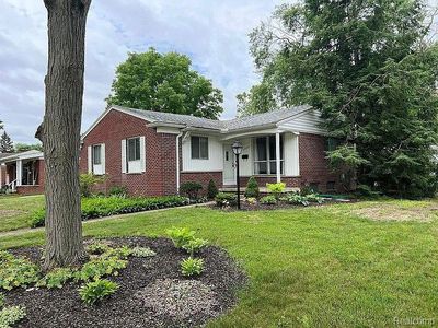 17727 Rougeway St, Livonia, MI, 48152