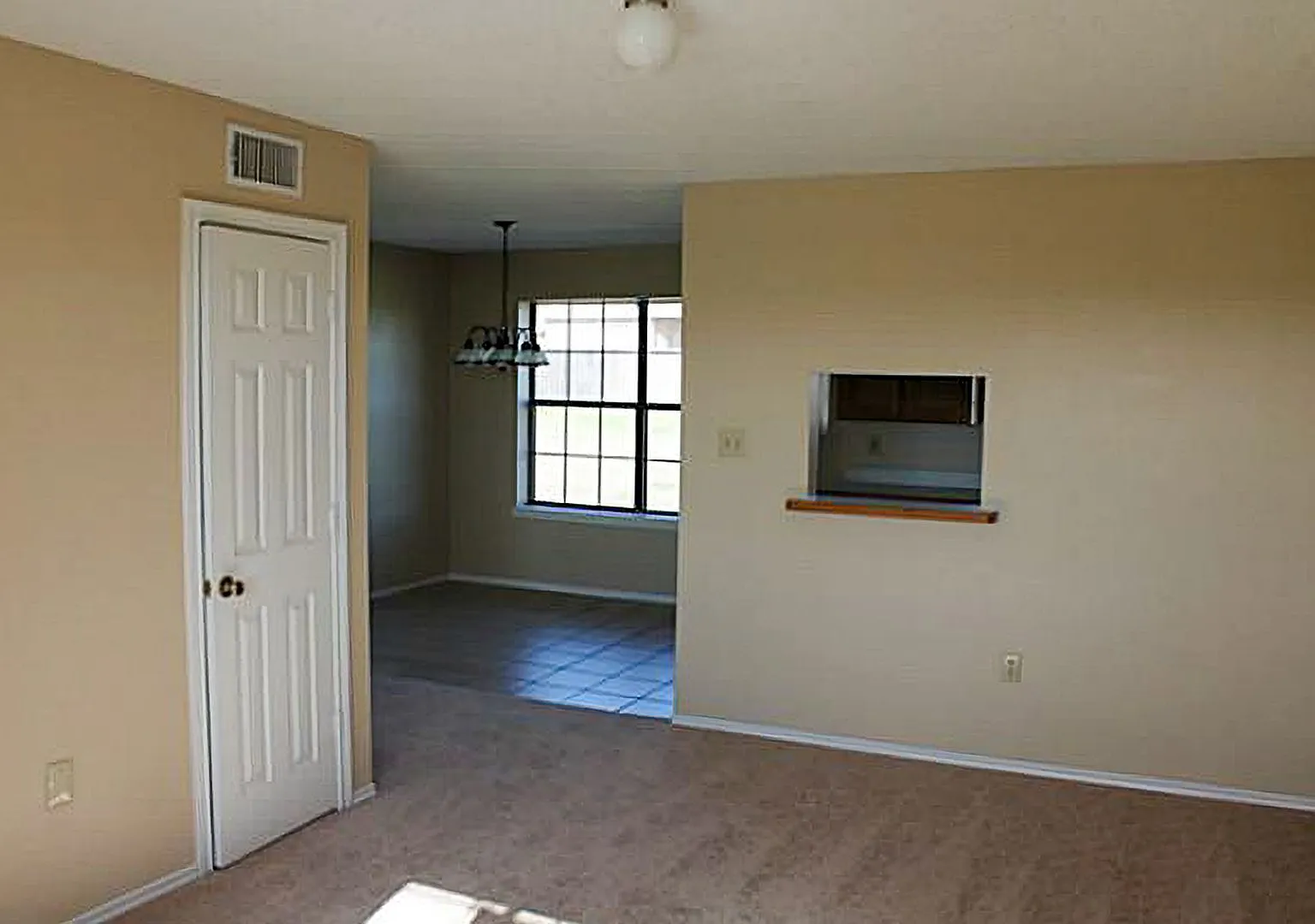 3 Bed 1 bath Alvord TX for Lease — Photo 3