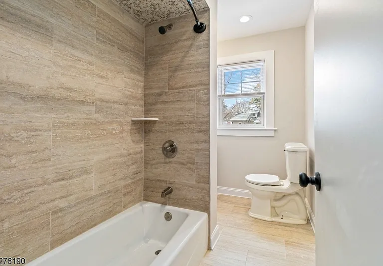 25 1/2 King St #25.5 — Photo 13