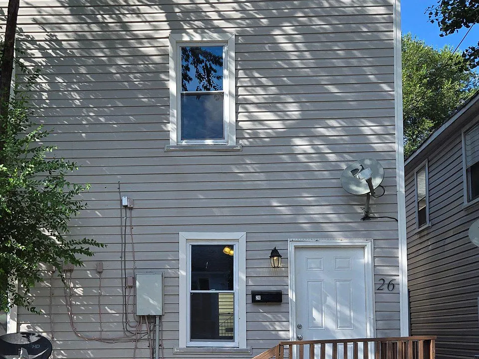 26 E Pall Mall St